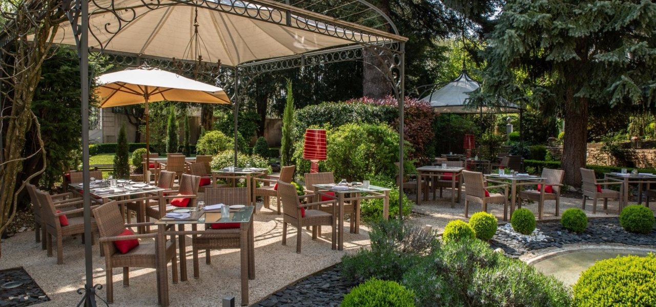 Terrace - Hostellerie Cèdre & Spa